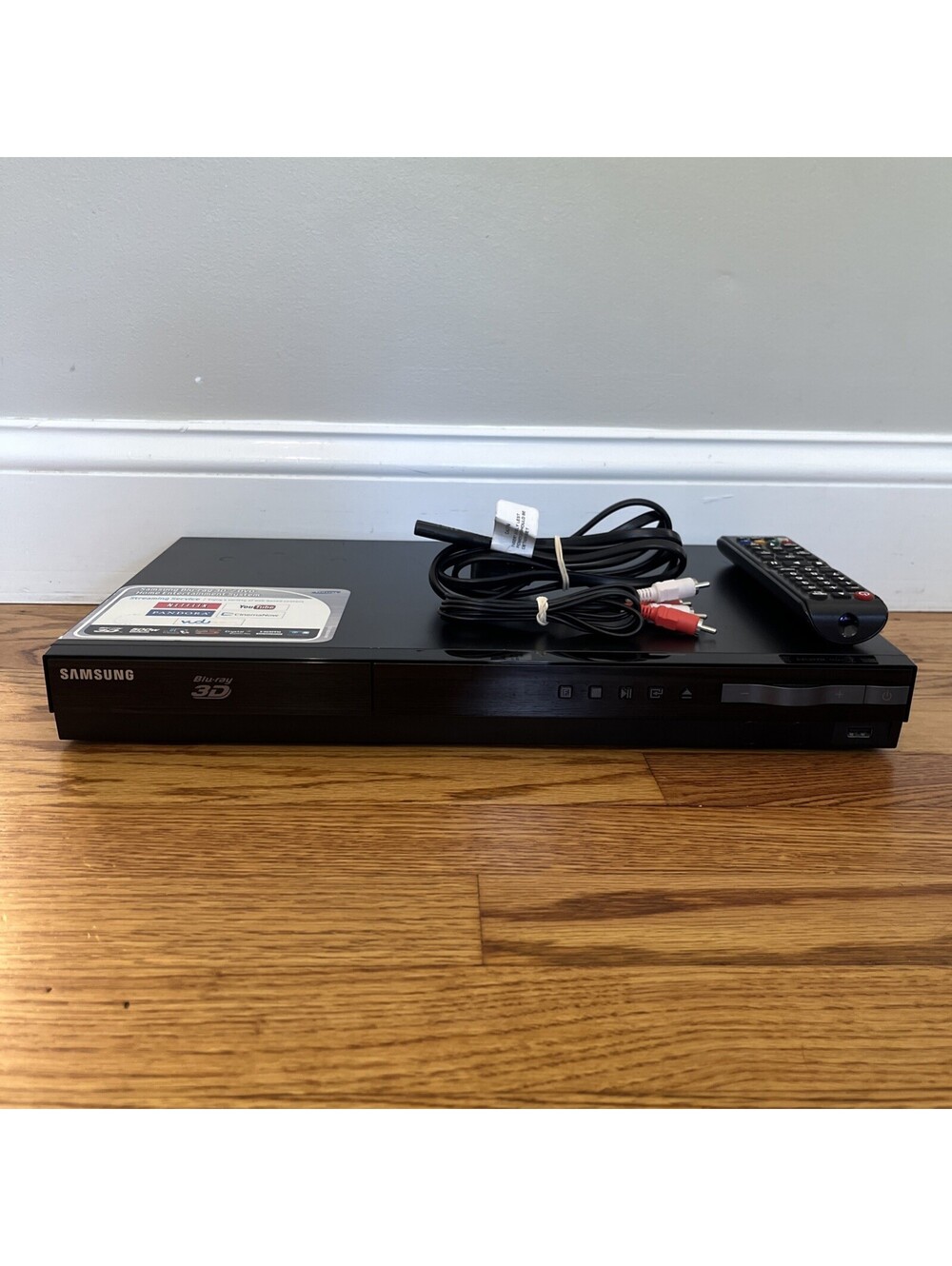 Samsung HT-E4500/ZA 3D Blu-ray Home Theater Receiver With Remote & Cables